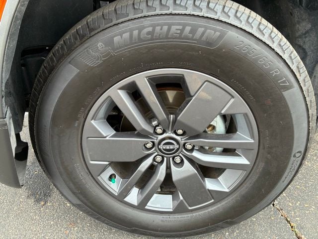 2025 Nissan Frontier SV