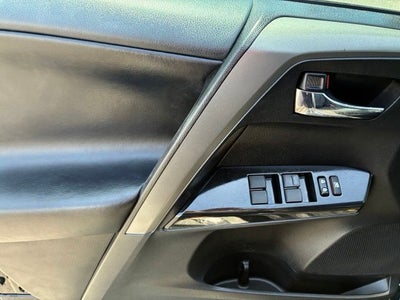 2018 Toyota RAV4 SE