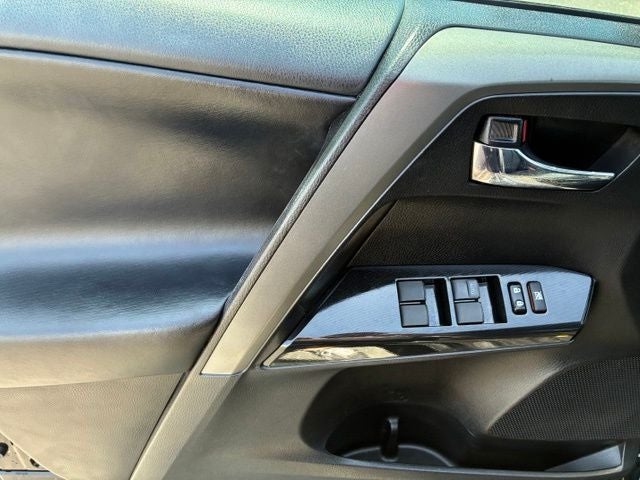 2018 Toyota RAV4 SE