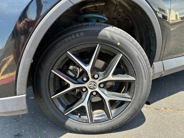 2018 Toyota RAV4 SE