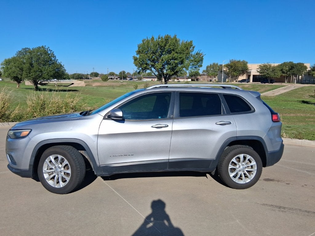 Used 2020 Jeep Cherokee Latitude with VIN 1C4PJLCB8LD511270 for sale in Pampa, TX