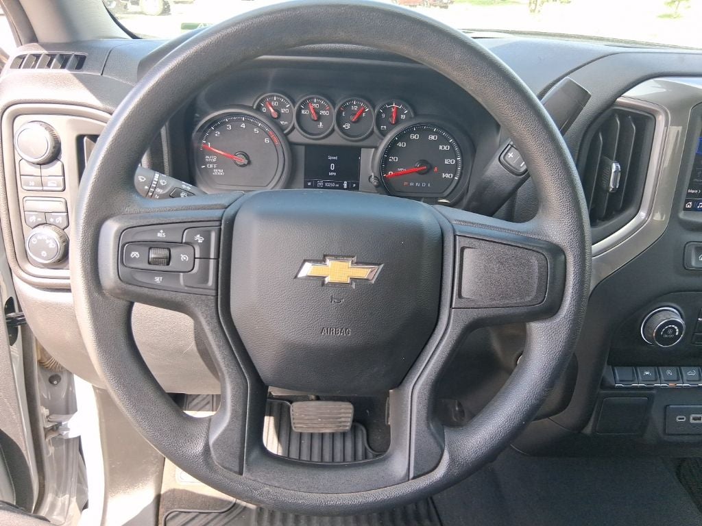 2024 Chevrolet Silverado Custom
