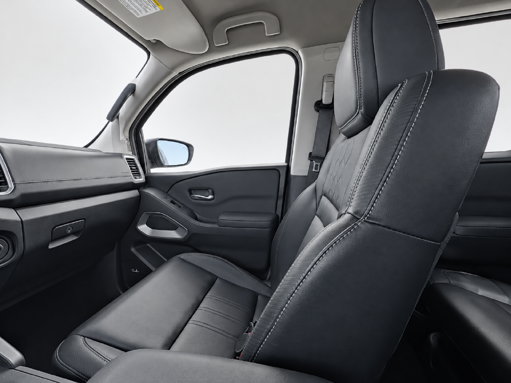 2024 Nissan Frontier SL