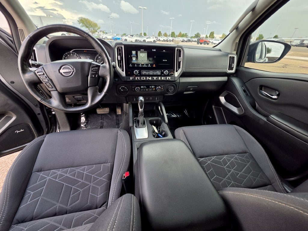 2025 Nissan Frontier SV