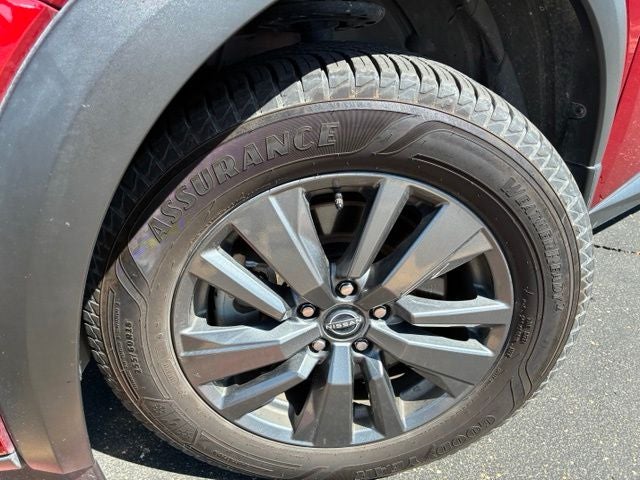 2024 Nissan Pathfinder SV