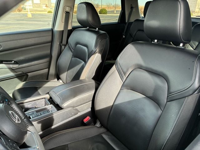 2024 Nissan Pathfinder SL