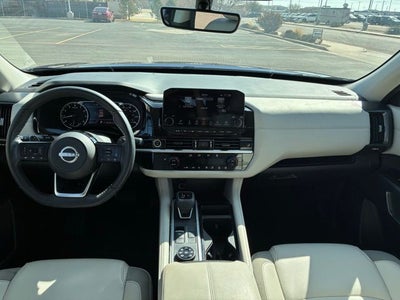 2024 Nissan Pathfinder SL