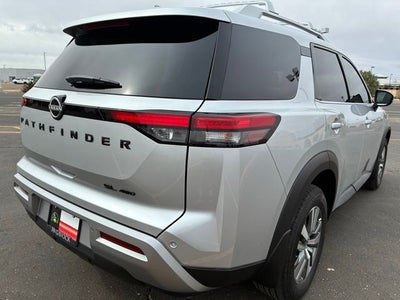 2025 Nissan Pathfinder SL
