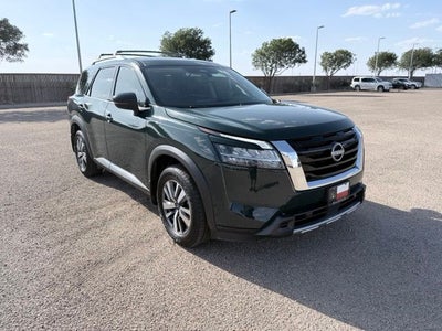 2024 Nissan Pathfinder SL