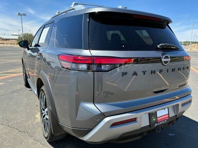 2023 Nissan Pathfinder Platinum