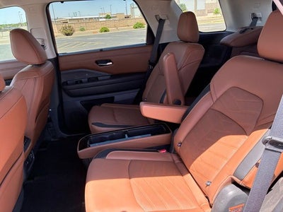 2023 Nissan Pathfinder Platinum