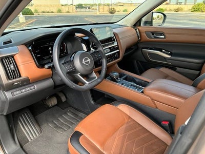 2024 Nissan Pathfinder Platinum