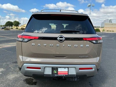2024 Nissan Pathfinder Platinum