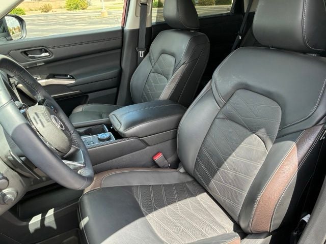2024 Nissan Pathfinder Platinum