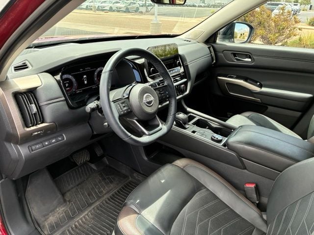 2024 Nissan Pathfinder Platinum