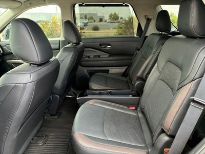 2024 Nissan Pathfinder Platinum