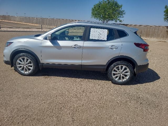 2022 Nissan Rogue Sport SV