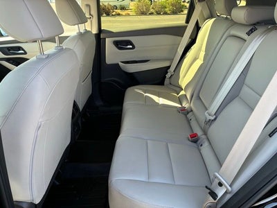 2024 Nissan Rogue SL