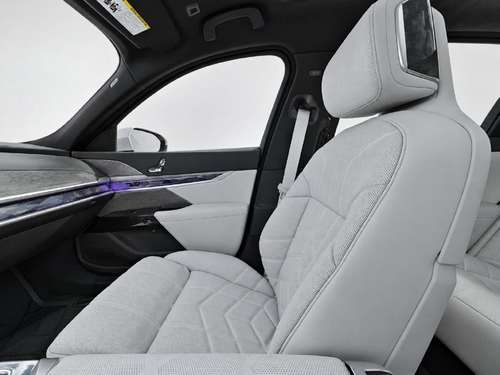 2025 BMW 760i 760i xDrive