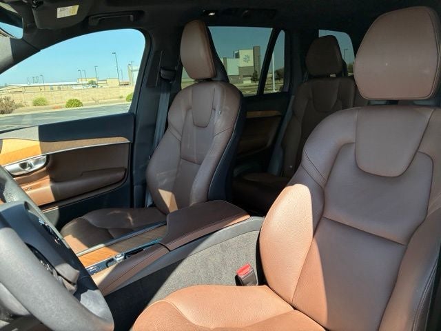 2024 Volvo XC90 B5 Plus